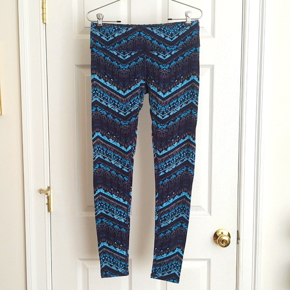 ALO Yoga Pants - EUC Alo Athletic Leggings Size M